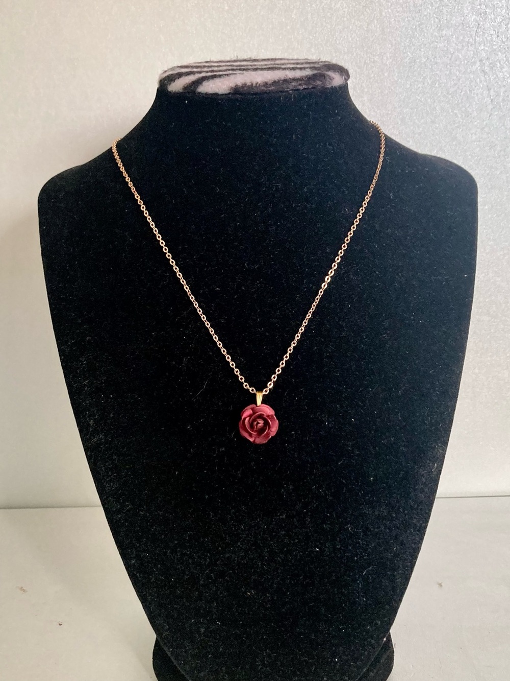 Gold tone Chain Necklace with Red Rose Pendant preloved dainty flower jewelry